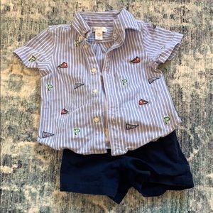 Ralph lauren boy set embroidery details.